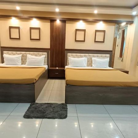 Trisplanet Hotel Kalyani Bagian luar foto