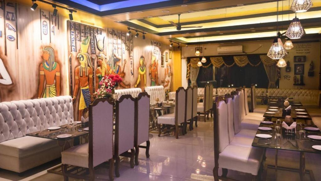 Trisplanet Hotel Kalyani Bagian luar foto