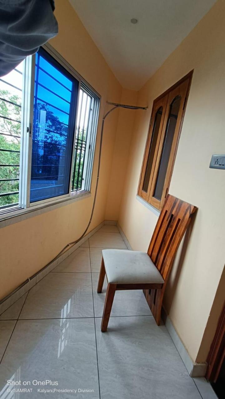Trisplanet Hotel Kalyani Bagian luar foto