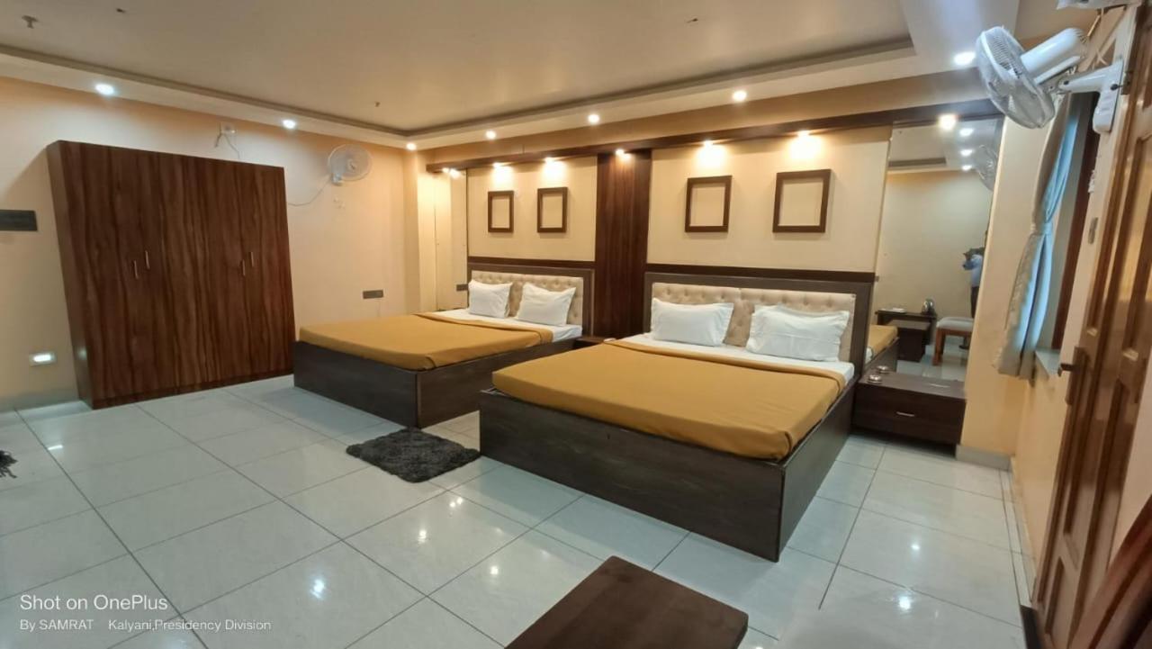 Trisplanet Hotel Kalyani Bagian luar foto