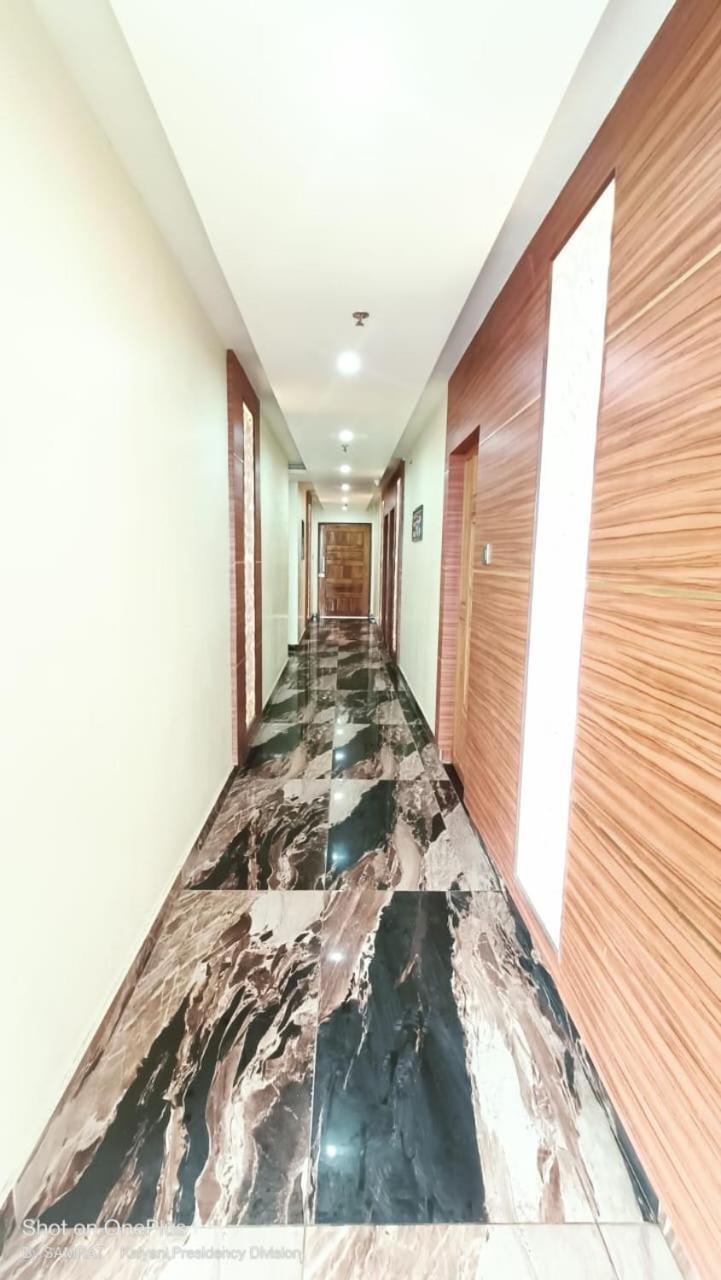 Trisplanet Hotel Kalyani Bagian luar foto