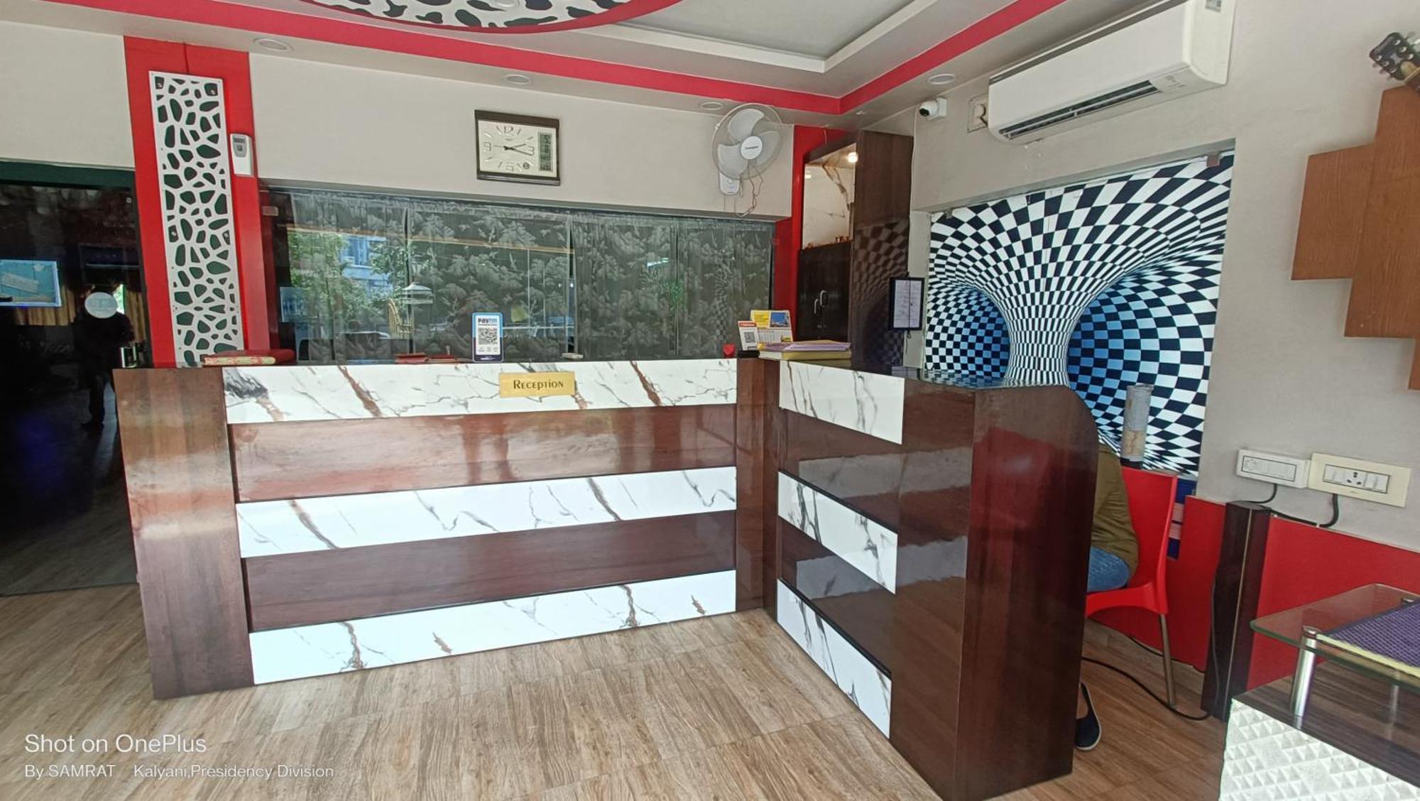 Trisplanet Hotel Kalyani Bagian luar foto